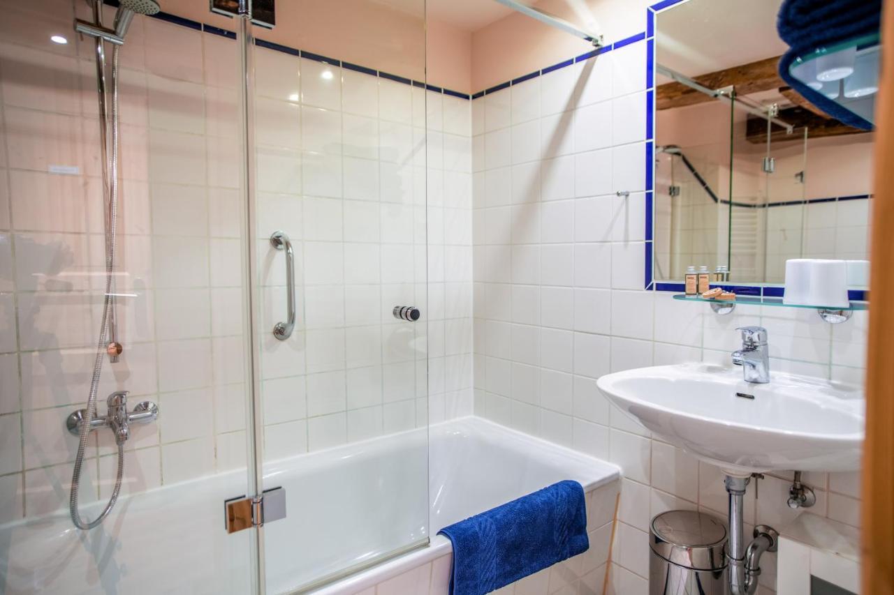 Hotel Haase Lübeck Oda fotoğraf